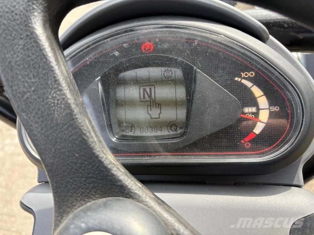 Giant G2200 E Xtra 小型裝載機