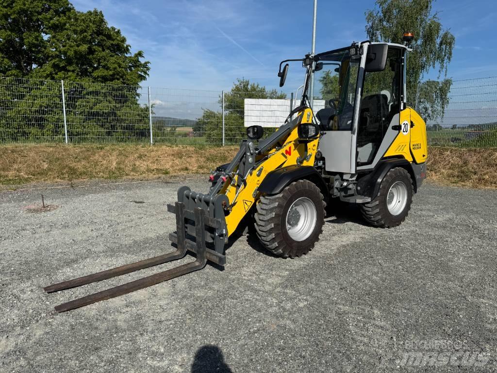 Wacker Neuson WL28 輪胎式裝載機