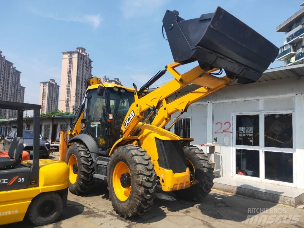 JCB 4CX 反鏟裝載機