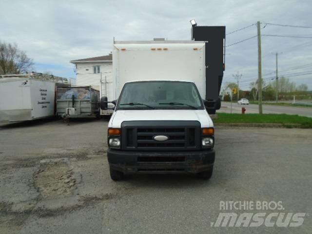 Ford E 350 廂式貨物運輸車