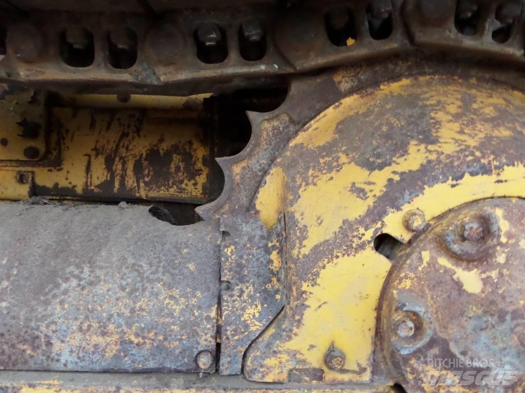 CAT D 4 E 履帶推土機