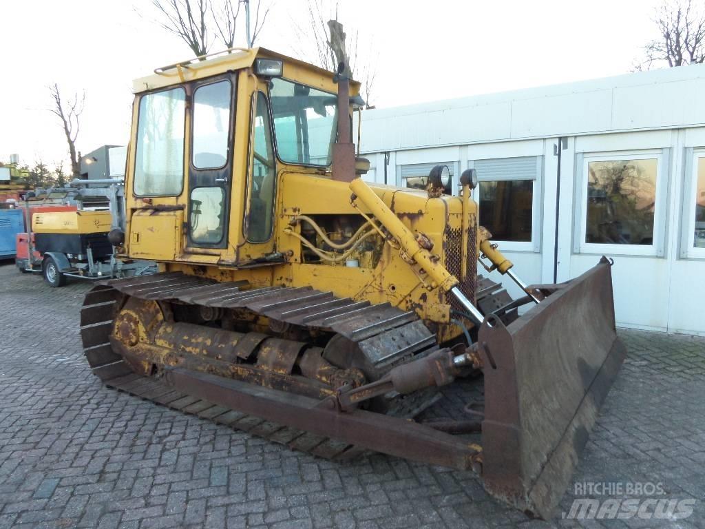 CAT D 4 E 履帶推土機