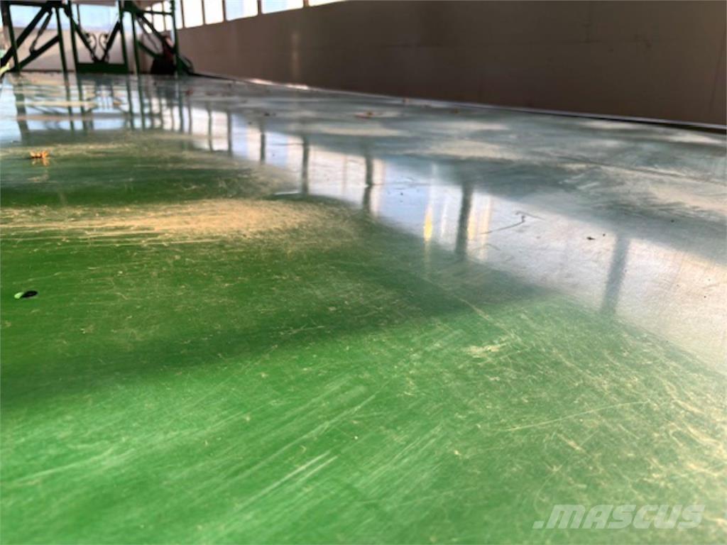 Kröger PWO 24 草捆拖車