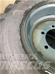 Hyundai R55W-9 輪胎、車輪和輪圈