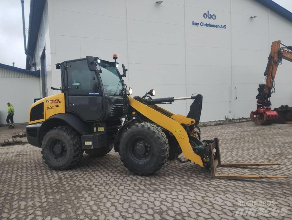 New Holland W70C 輪胎式裝載機