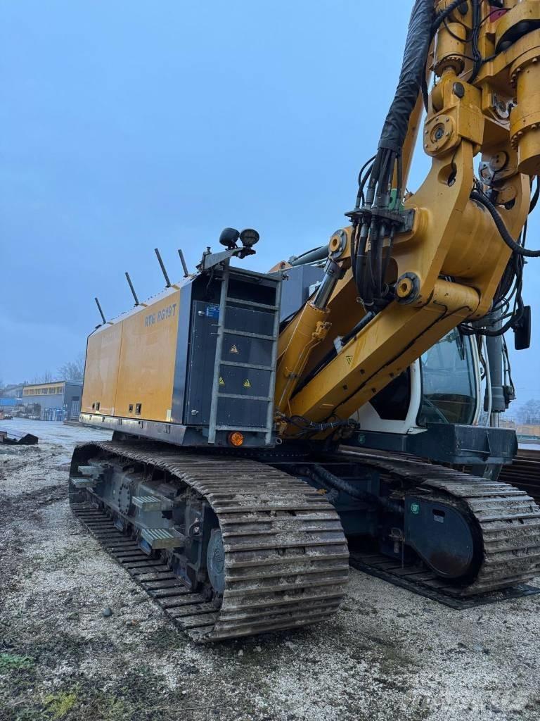 Bauer RTG RG 19 T 振動打樁機