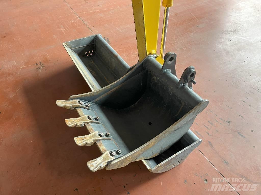 Komatsu PC 24 MR 5 小型挖土機/掘鑿機<7t(小型挖掘機)