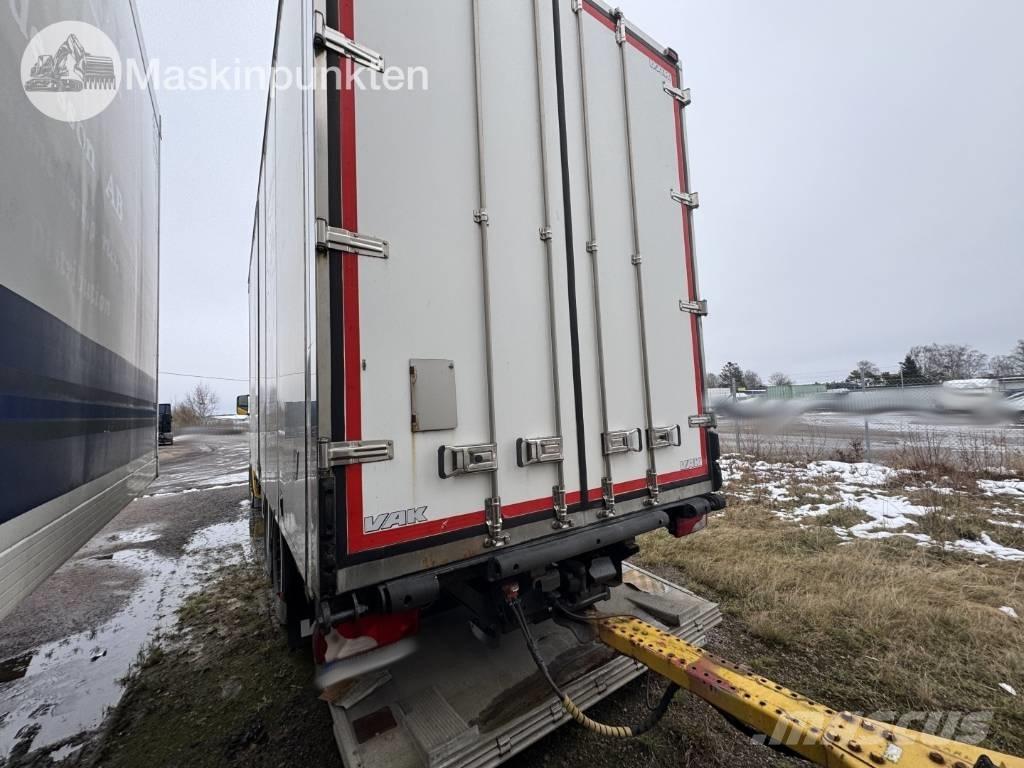 Scania R 124 貨箱式卡車