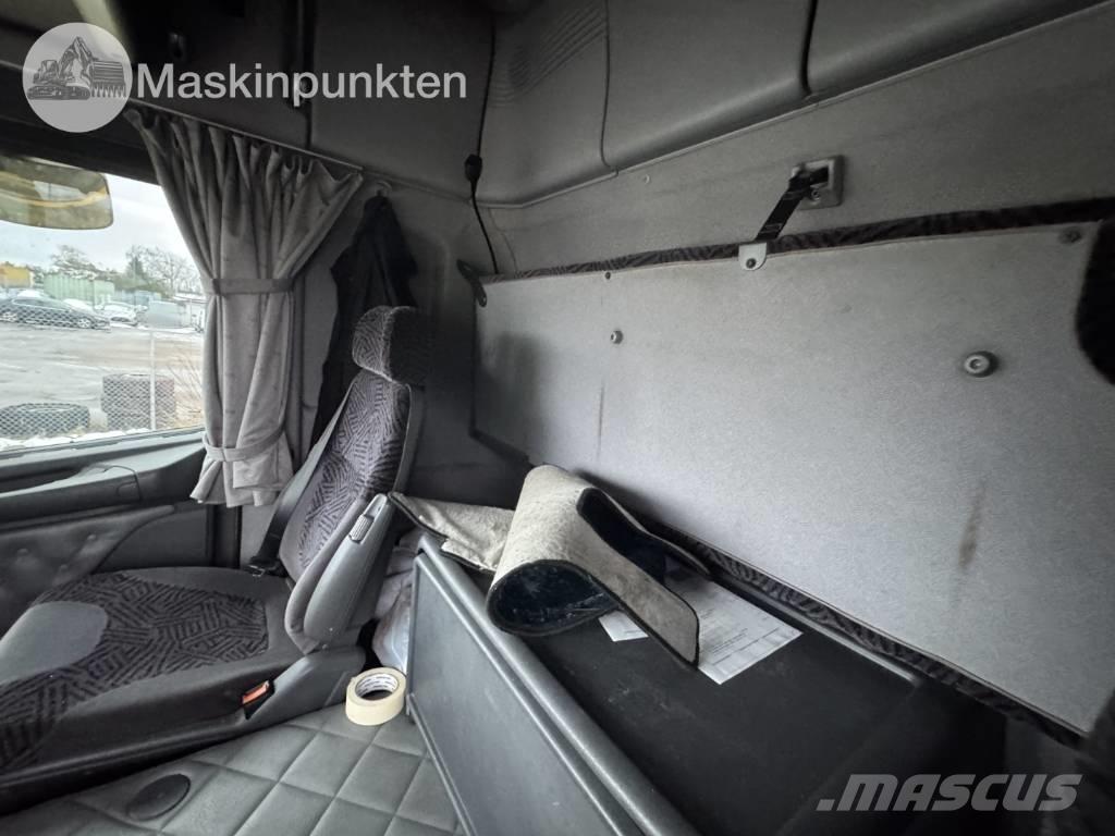 Scania R 124 貨箱式卡車