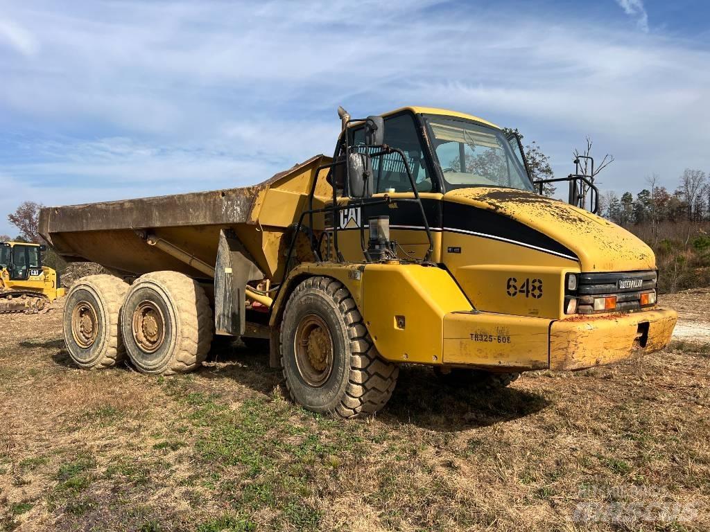 CAT 725 鉸接式起吊車