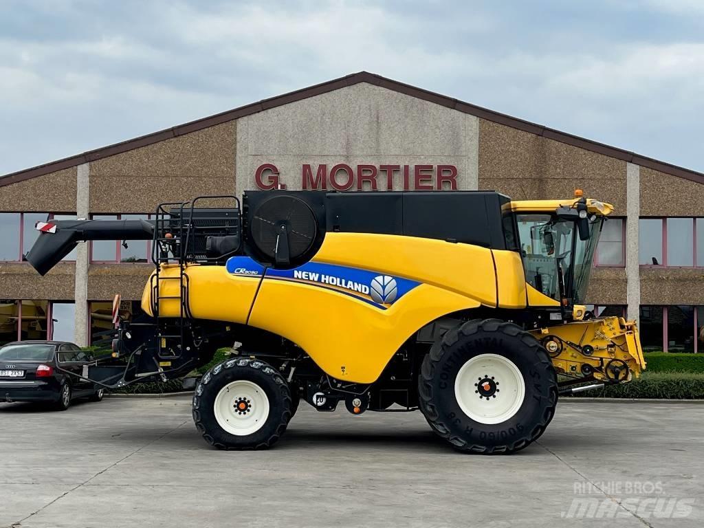 New Holland CR 9090 聯合收穫機