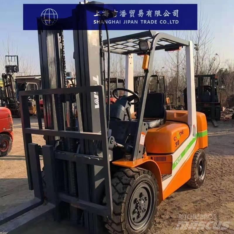 TCM 30 柴油卡車