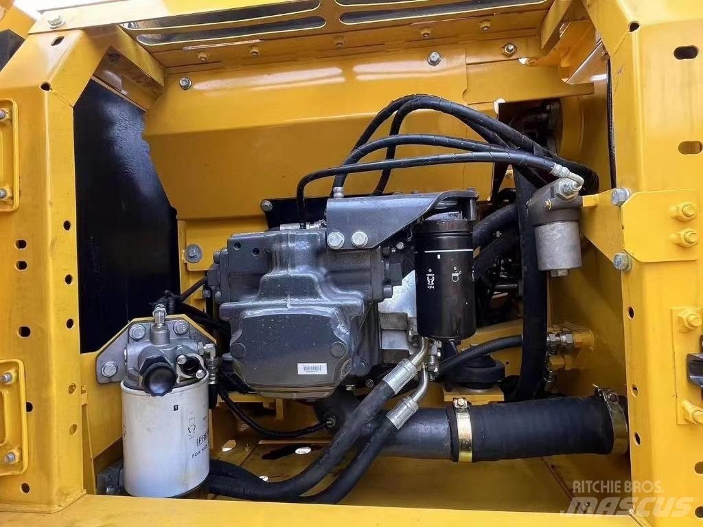 Komatsu pc220 履帶式 挖土機/掘鑿機/挖掘機