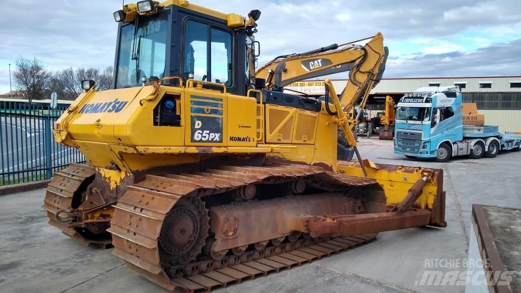 Komatsu D65PX-18 履帶推土機