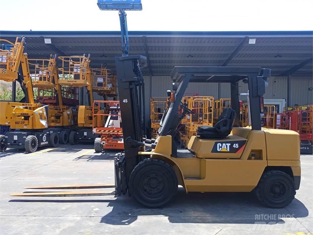 CAT DP45K 柴油卡車