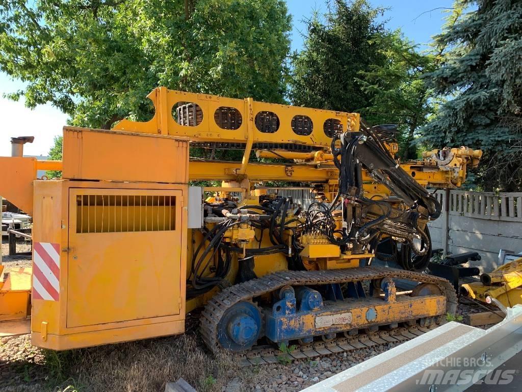 Klemm KR 806-3 重型鑽孔機