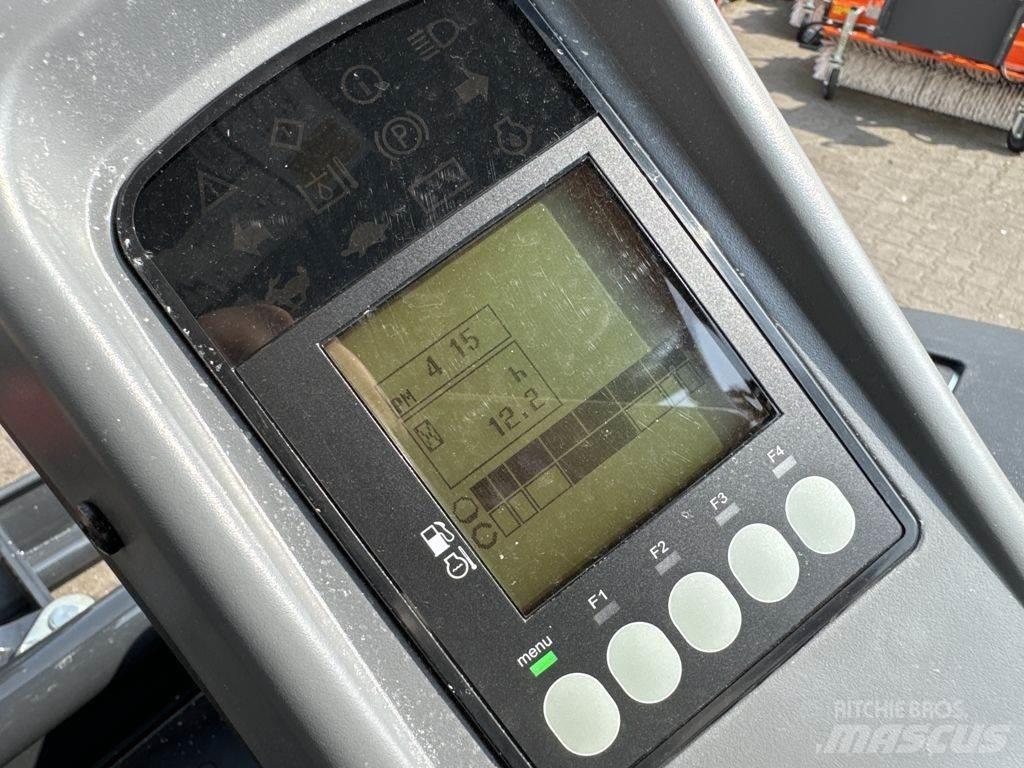 Yanmar VIO38-6 小型挖土機/掘鑿機<7t(小型挖掘機)