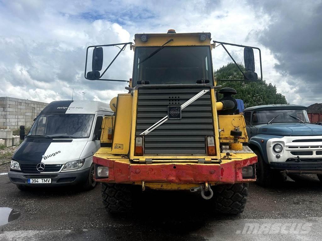 Volvo A25C 鉸接式起吊車