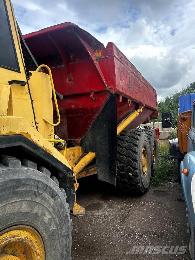 Volvo A25C 鉸接式起吊車