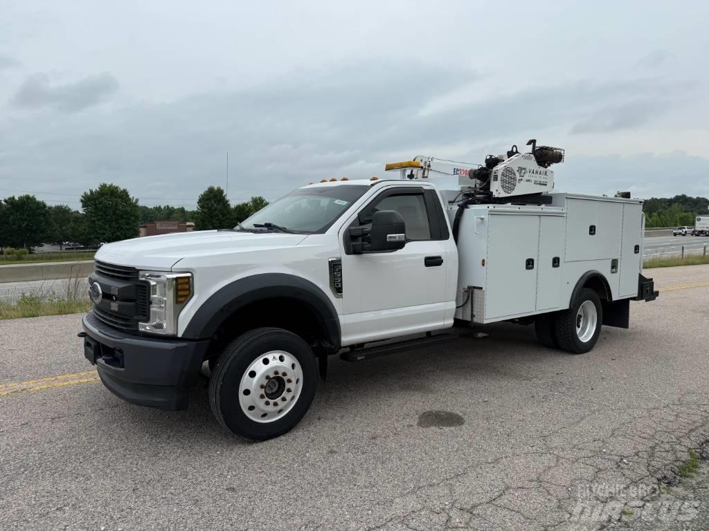 Ford F 550 皮卡.傳統半斗卡車/側卸板