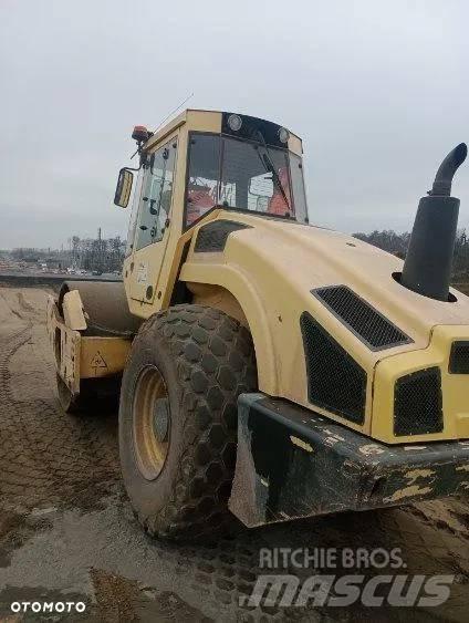 Bomag BW 213 D-4 單輪滾壓機