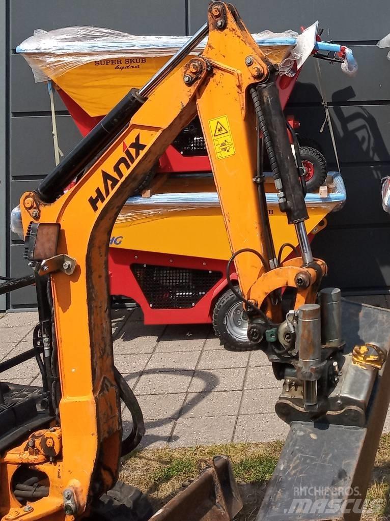 Hanix H 09 D 小型挖土機/掘鑿機<7t(小型挖掘機)