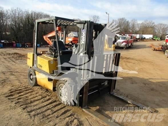 Yale GDP080LG 柴油卡車