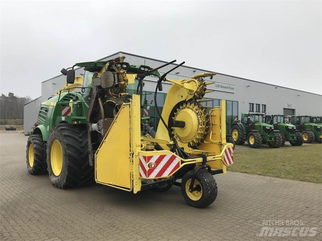 John Deere 8600 自走式飼料採集機