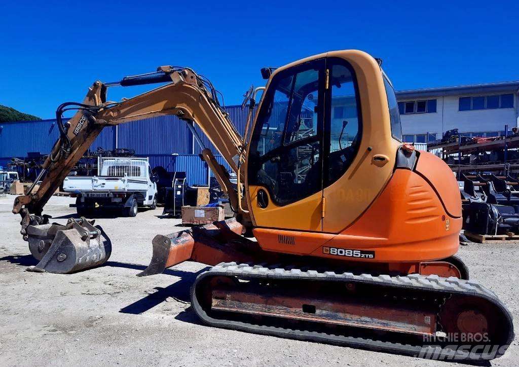 JCB 8085 中型挖土機/掘鑿機/挖掘機 7t-12t
