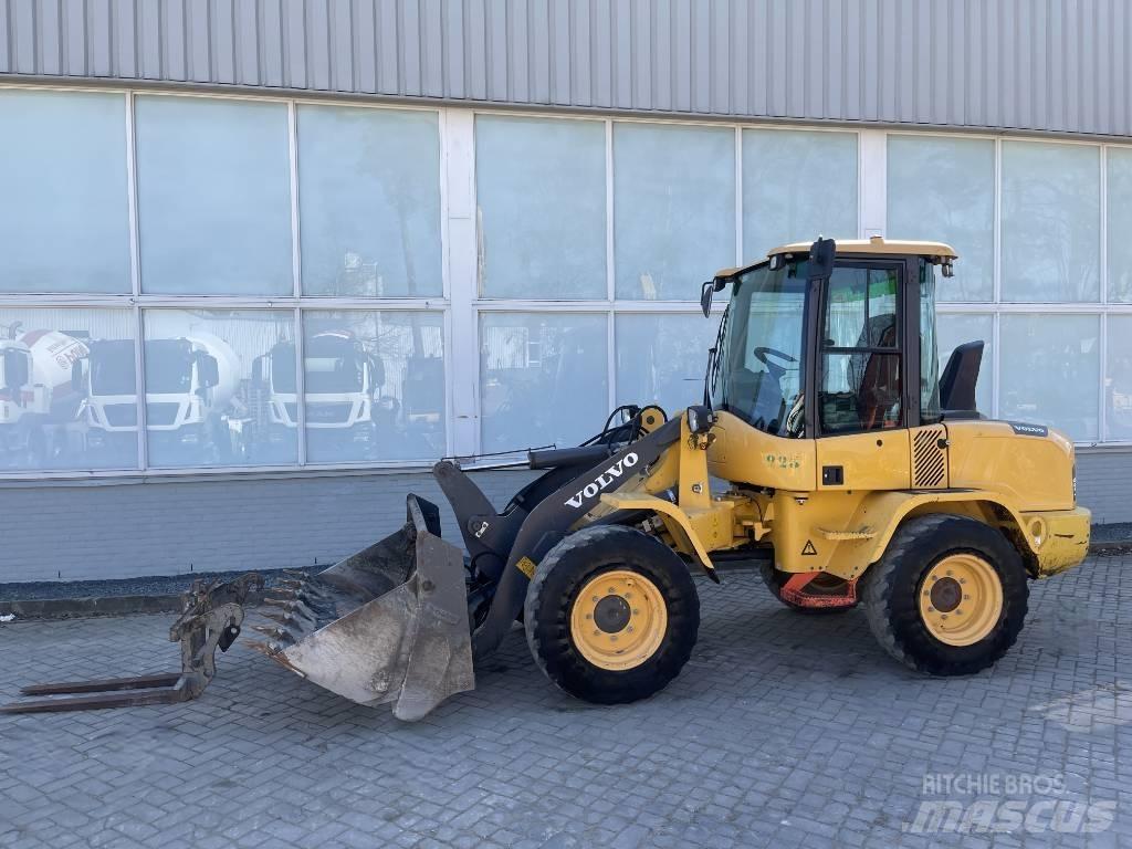 Volvo L 30 G     2018     CE 輪胎式裝載機