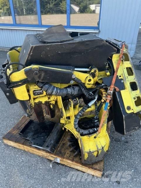 John Deere H414 收穫機