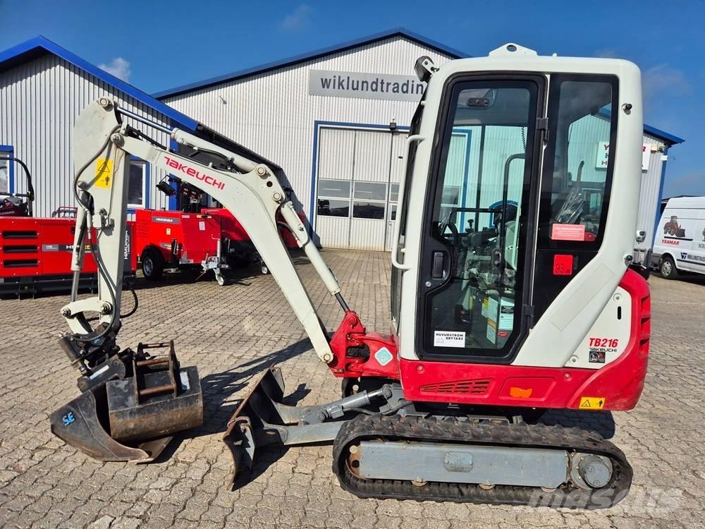 Takeuchi TB 216 小型挖土機/掘鑿機<7t(小型挖掘機)