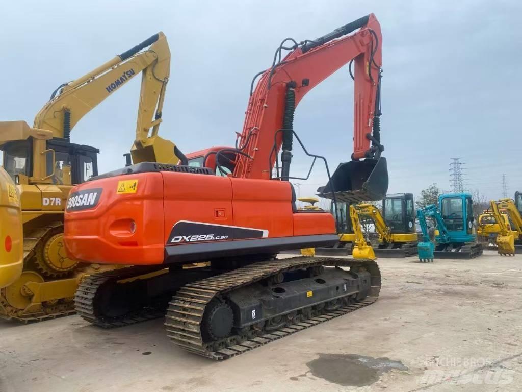 Doosan DX 225 LC 履帶式 挖土機/掘鑿機/挖掘機