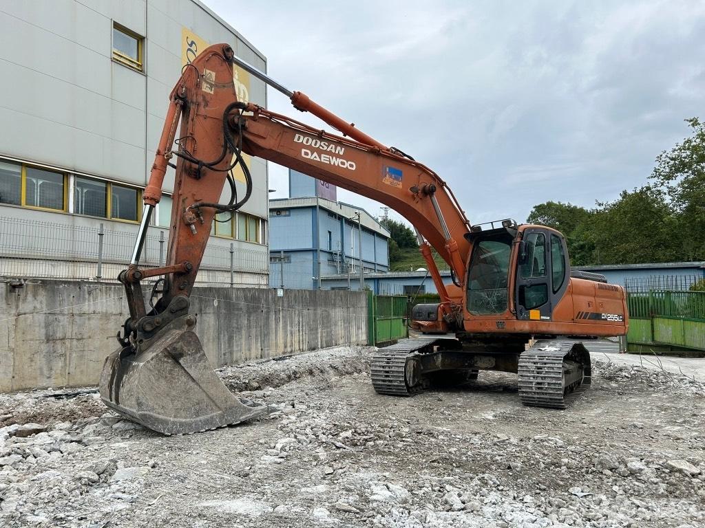 Doosan DX 255 LC 履帶式 挖土機/掘鑿機/挖掘機