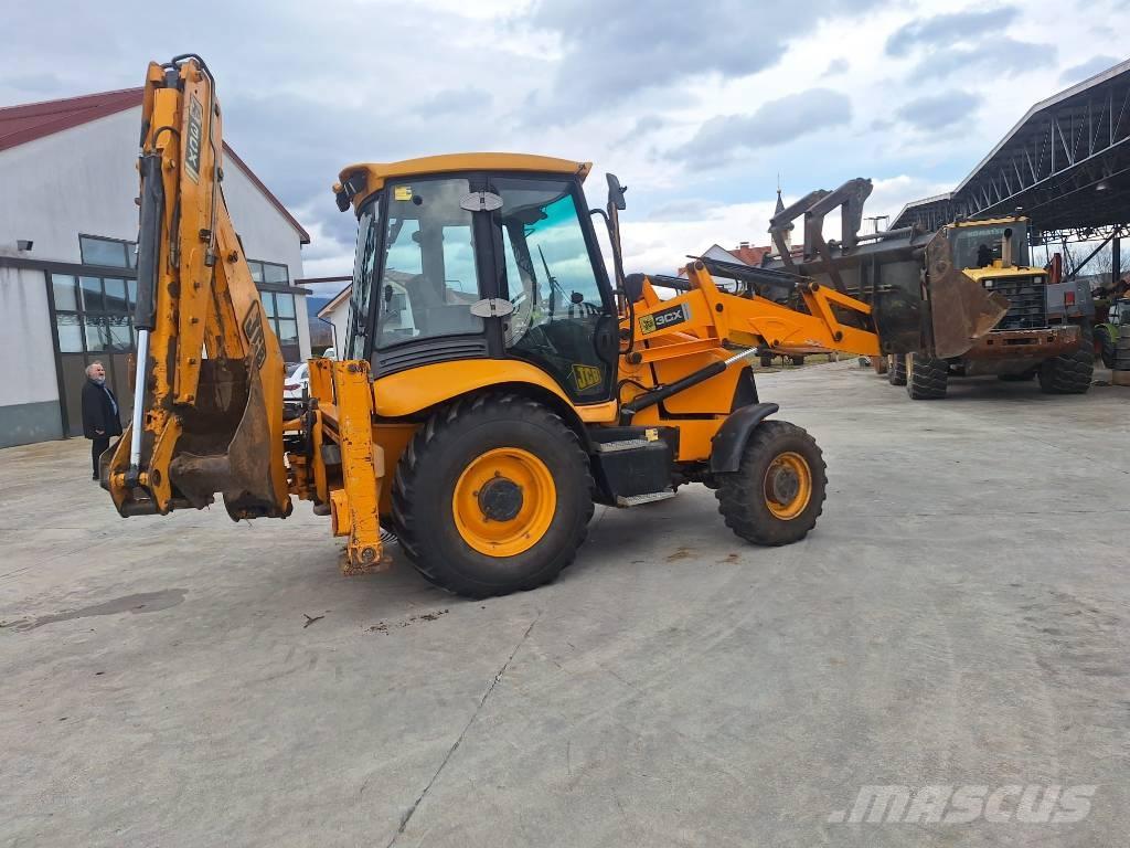JCB 3cx 反鏟裝載機