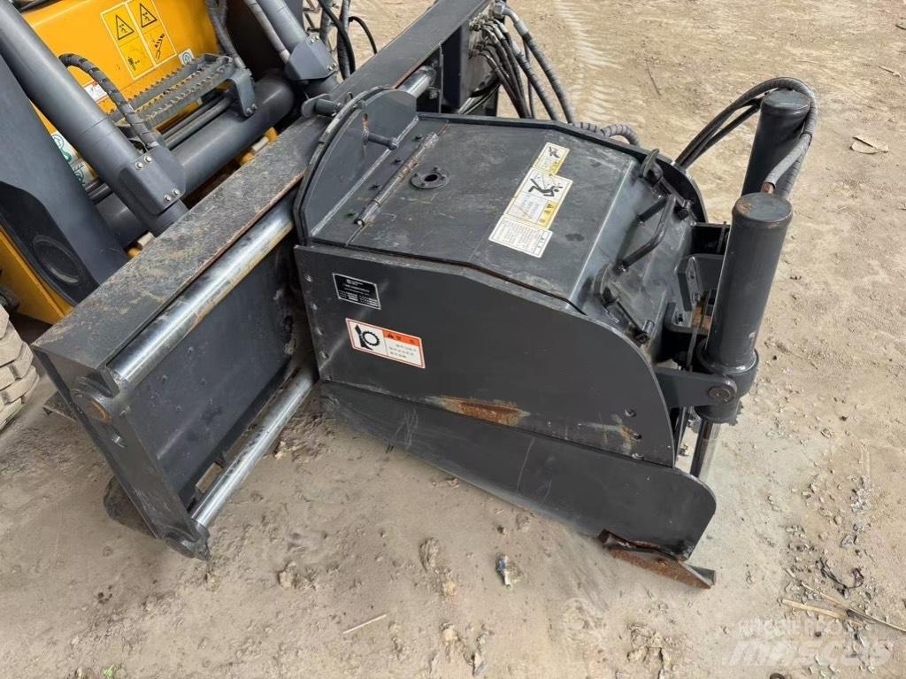 LiuGong 385 B 滑移轉向裝載機