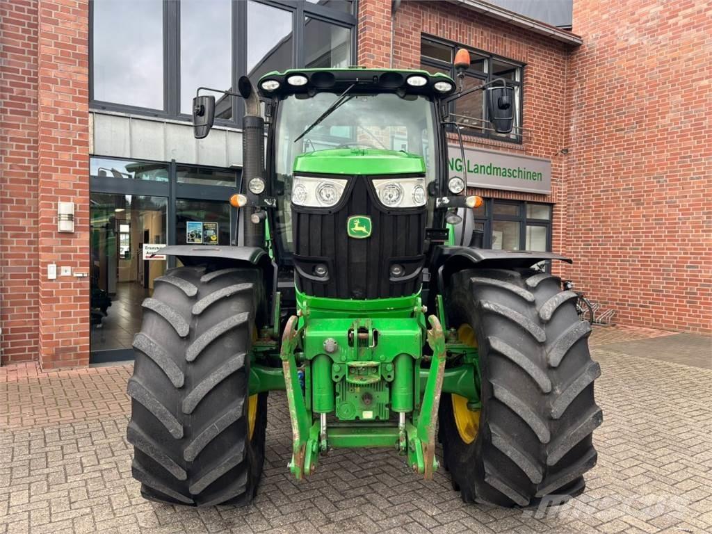 John Deere 6210R 曳引機