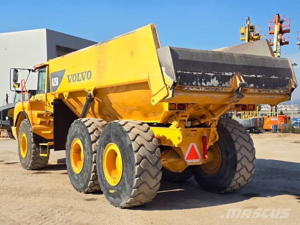 Volvo A25 D 側卸礦車
