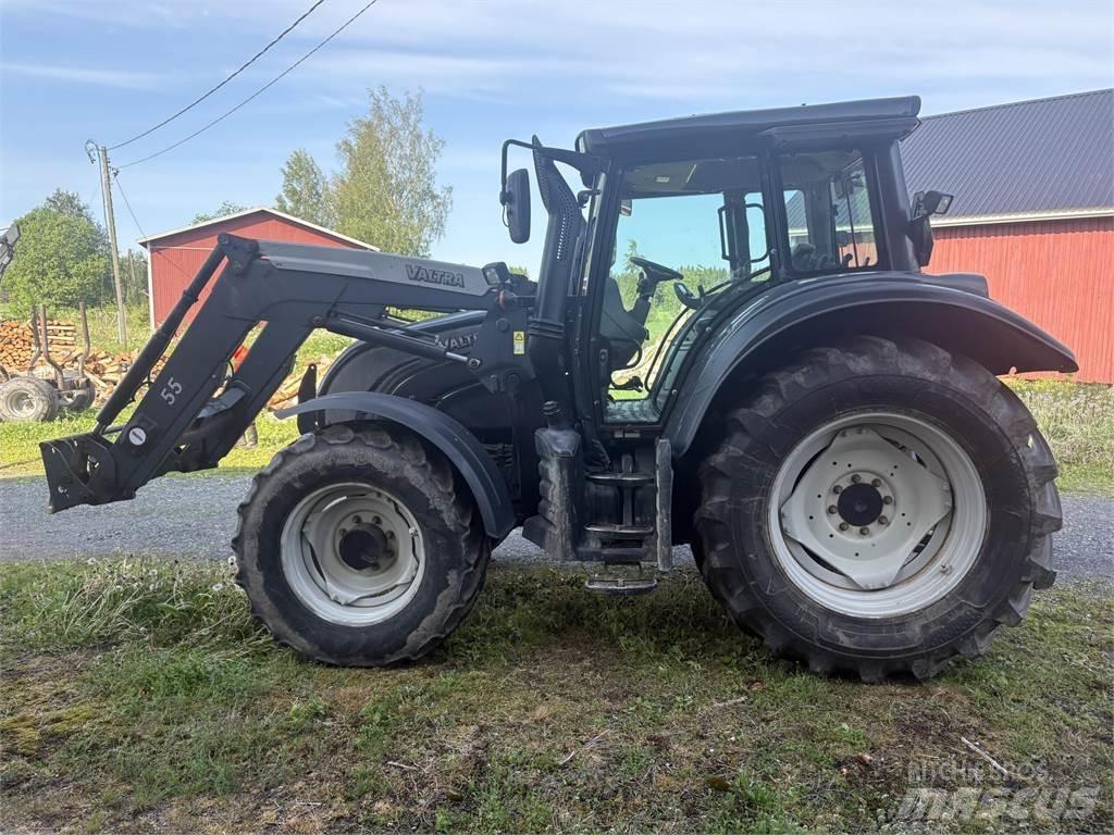 Valtra N122 曳引機