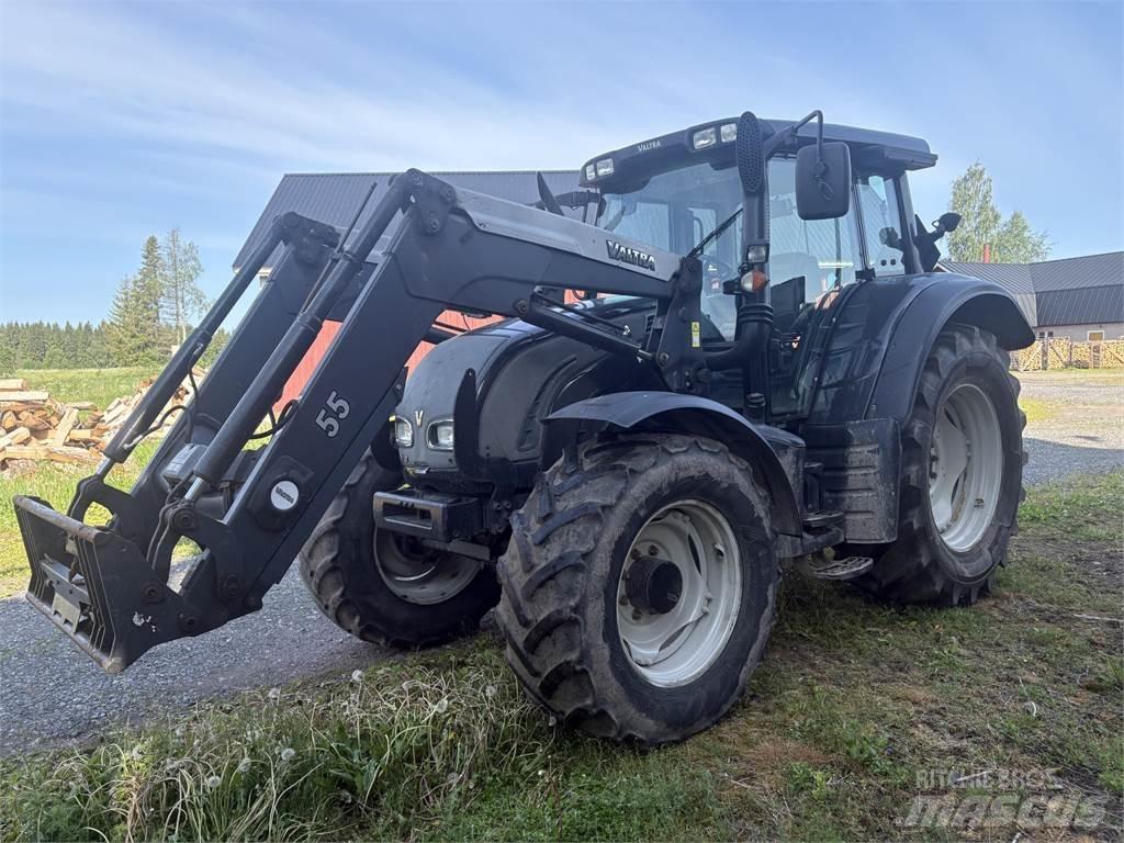 Valtra N122 曳引機