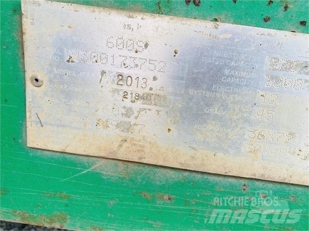 JLG 600S 伸縮臂高空作業車