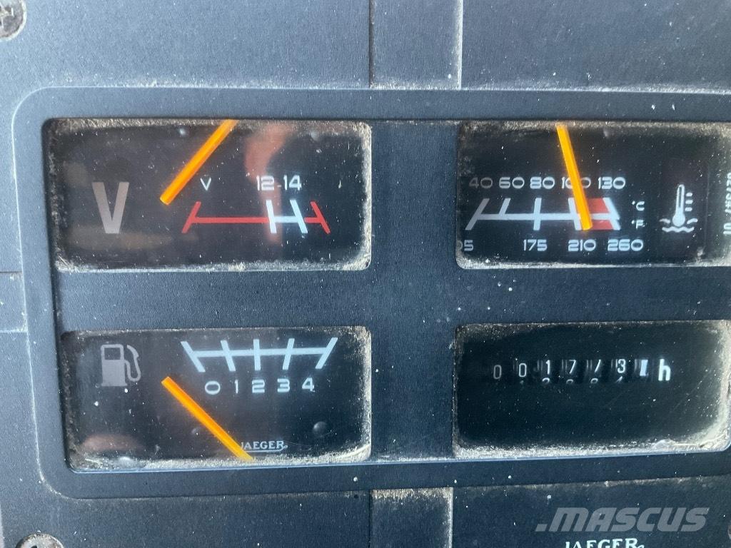 New Holland TX 30 聯合收穫機