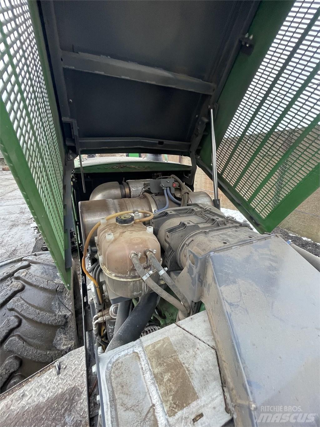 John Deere 1070 G 收穫機