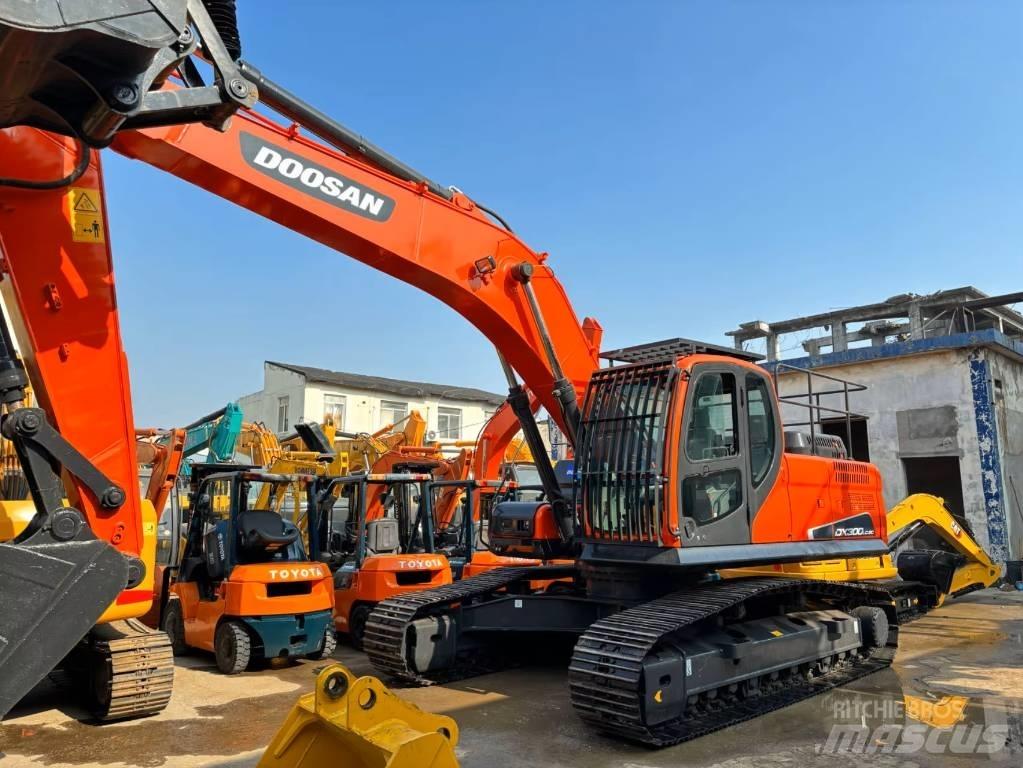 Doosan DX 300 LC - 9 C 小型挖土機/掘鑿機<7t(小型挖掘機)
