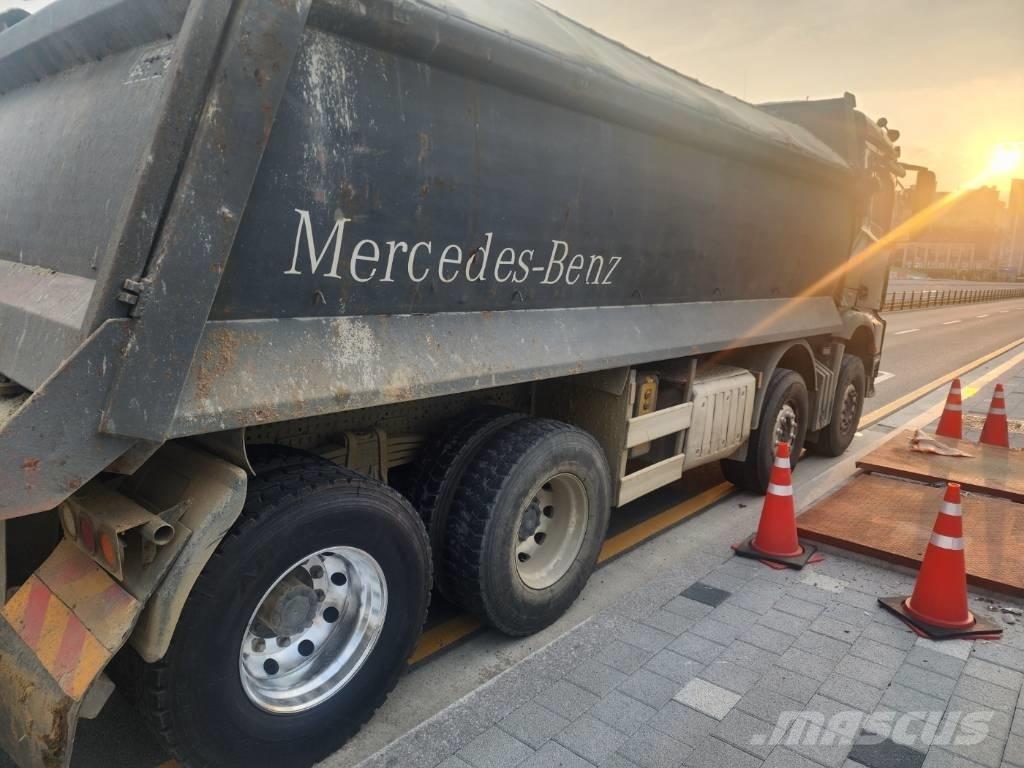 Mercedes-Benz 3951K 側卸礦車