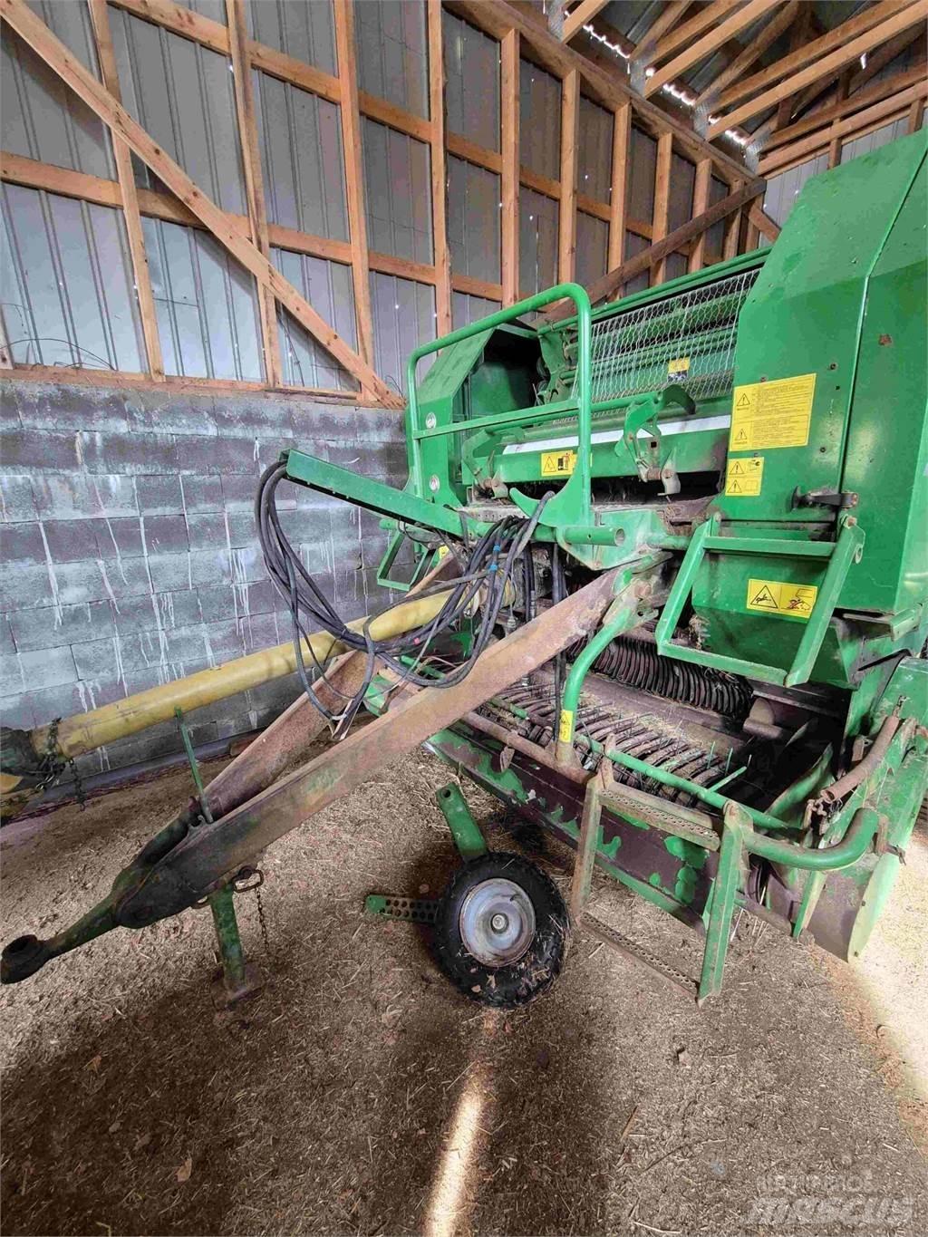 McHale F550 圓型牧草打包機