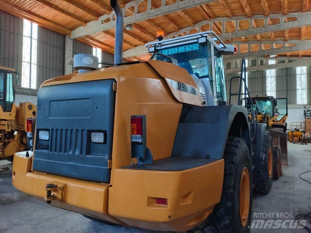 Liebherr 544 輪胎式裝載機