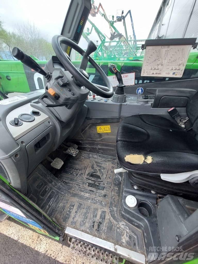 Merlo P30.10 伸縮臂操作車