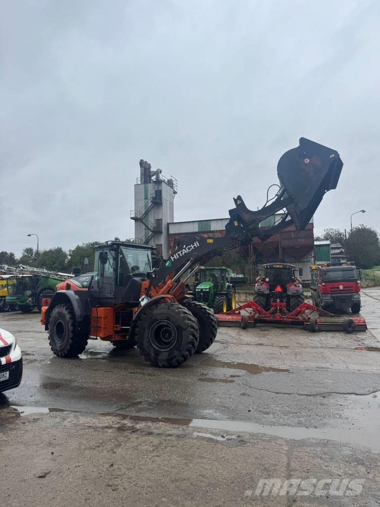 Hitachi ZW220 輪胎式裝載機