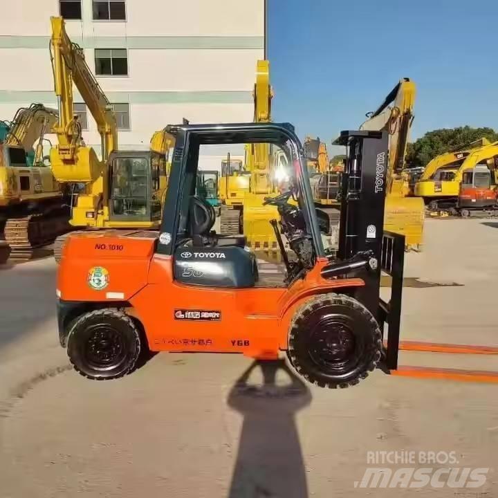 Toyota FD50 柴油卡車
